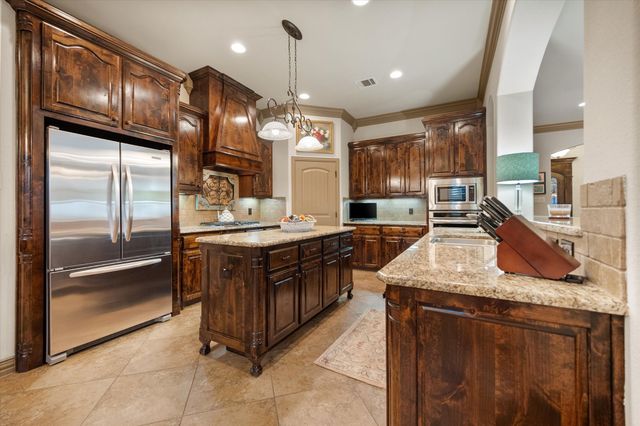 825 Rio Grande Drive, Mansfield, TX 76063