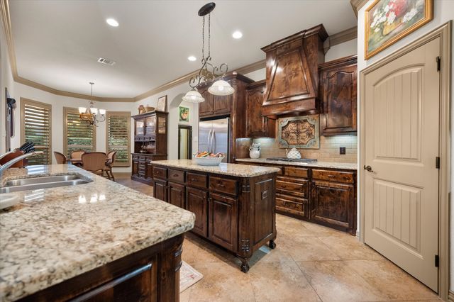 825 Rio Grande Drive, Mansfield, TX 76063