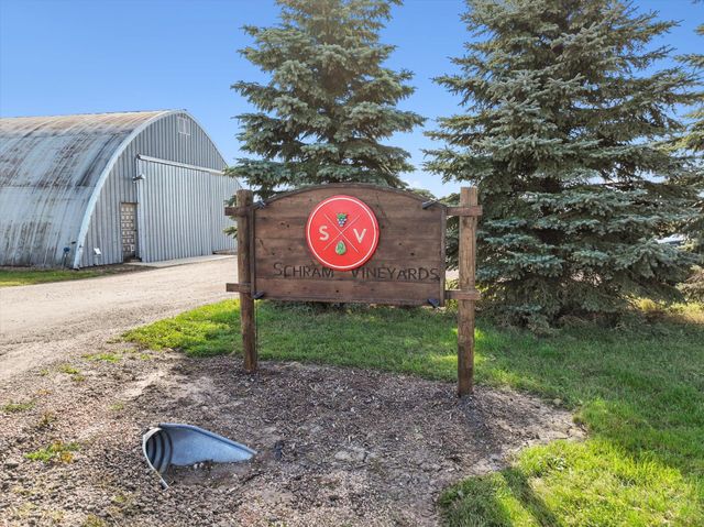 722 Winterberry Lane, Waconia, MN 55387