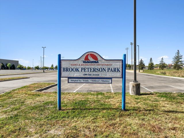 722 Winterberry Lane, Waconia, MN 55387