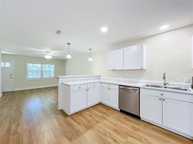 450 LIBERTY AVENUE 3, Mount Dora, FL 32757