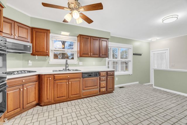 925 Whiting Street, Saint Clair, MI 48079