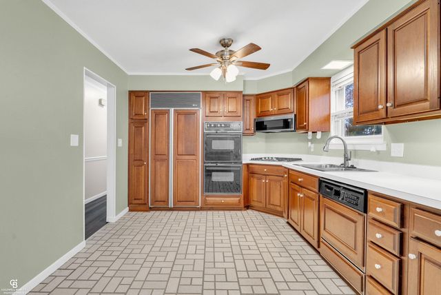 925 Whiting Street, Saint Clair, MI 48079