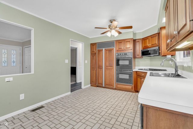 925 Whiting Street, Saint Clair, MI 48079