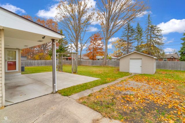 925 Whiting Street, Saint Clair, MI 48079