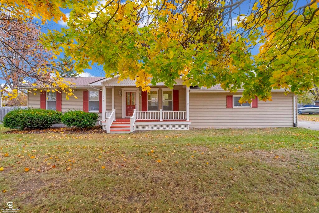 925 Whiting Street, Saint Clair, MI 48079