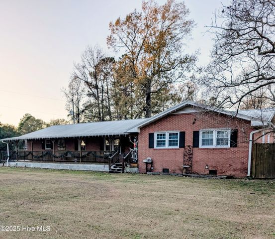 2793 Neils Eddy Road, Riegelwood, NC 28456