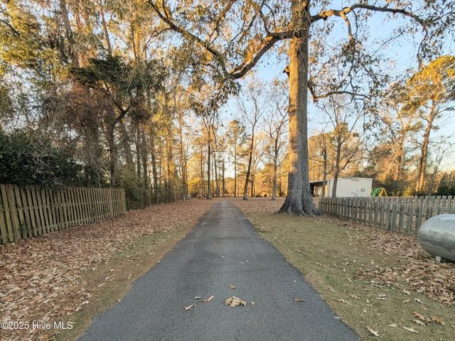 2793 Neils Eddy Road, Riegelwood, NC 28456