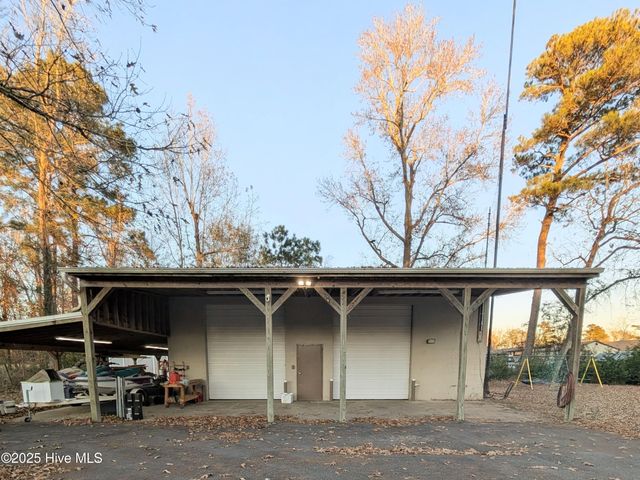 2793 Neils Eddy Road, Riegelwood, NC 28456