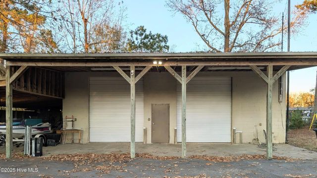 2793 Neils Eddy Road, Riegelwood, NC 28456