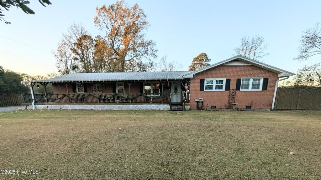 2793 Neils Eddy Road, Riegelwood, NC 28456