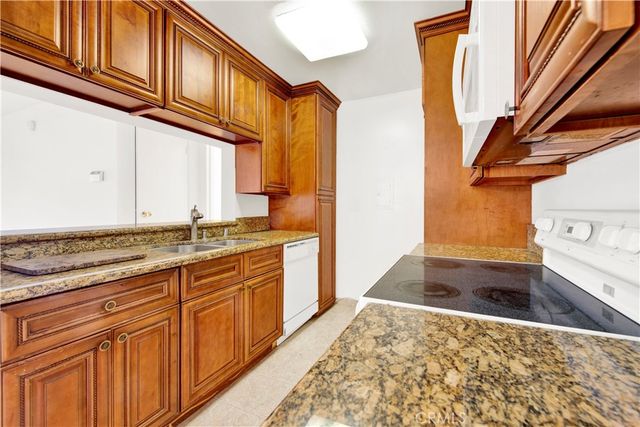 5460 White Oak Ave A318, Encino, CA 91316