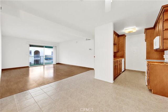 5460 White Oak Ave A318, Encino, CA 91316