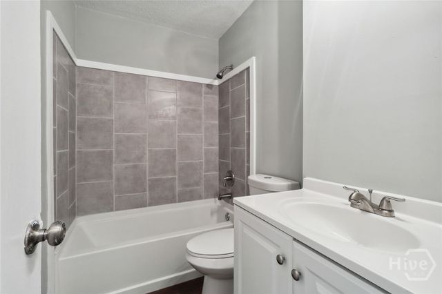 1002 W 44th Street, Savannah, GA 31405