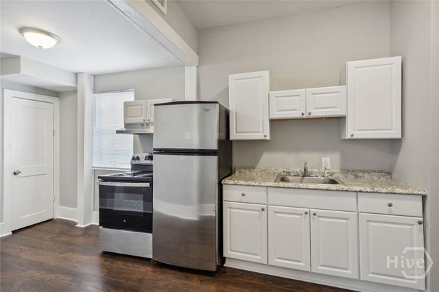 1002 W 44th Street, Savannah, GA 31405