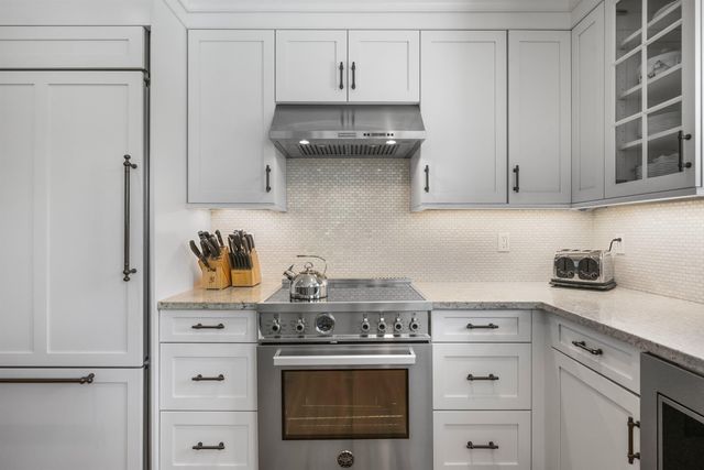 60 Colony Road, Jupiter Inlet Colony, FL 33469