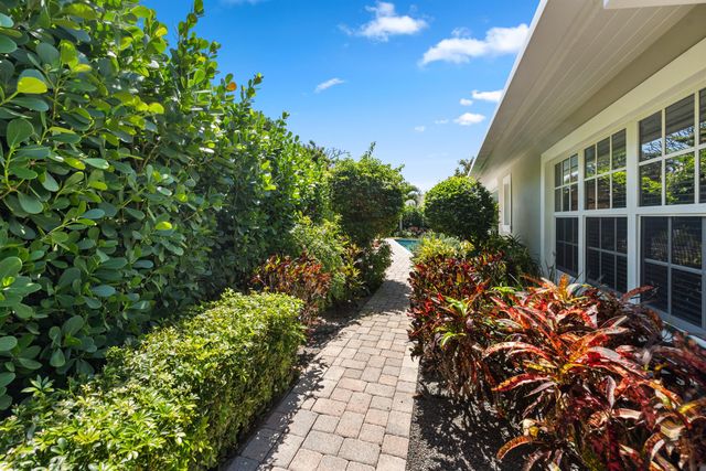 60 Colony Road, Jupiter Inlet Colony, FL 33469