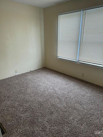 216 Eastern Avenue, Taft, CA 93268