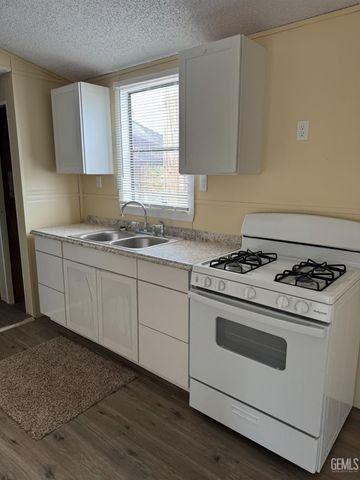 216 Eastern Avenue, Taft, CA 93268