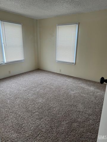 216 Eastern Avenue, Taft, CA 93268