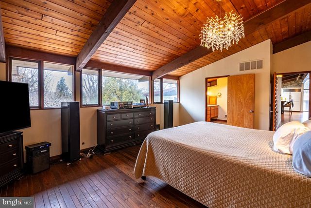 1047 IMPERIAL DR, Mohnton, PA 19540