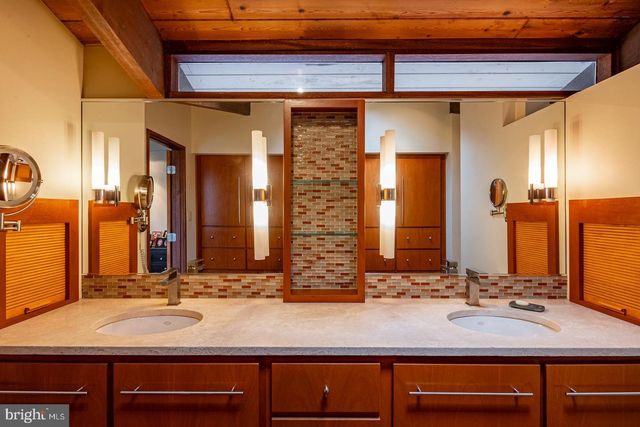 1047 IMPERIAL DR, Mohnton, PA 19540