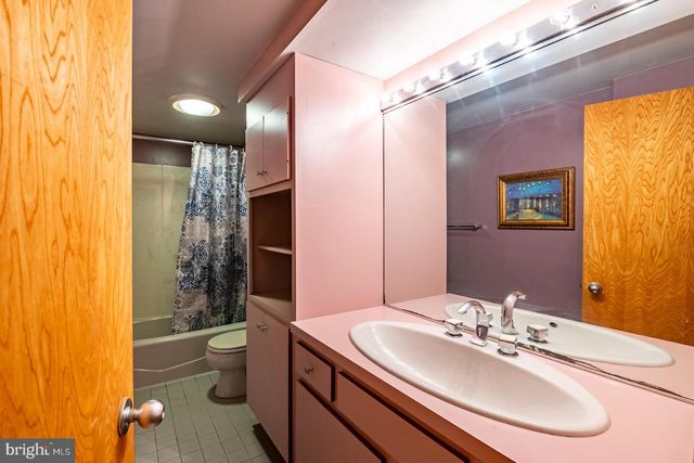 1047 IMPERIAL DR, Mohnton, PA 19540