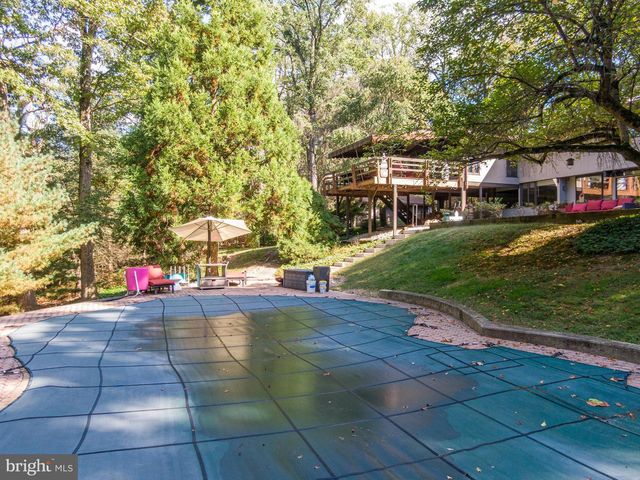 1047 IMPERIAL DR, Mohnton, PA 19540