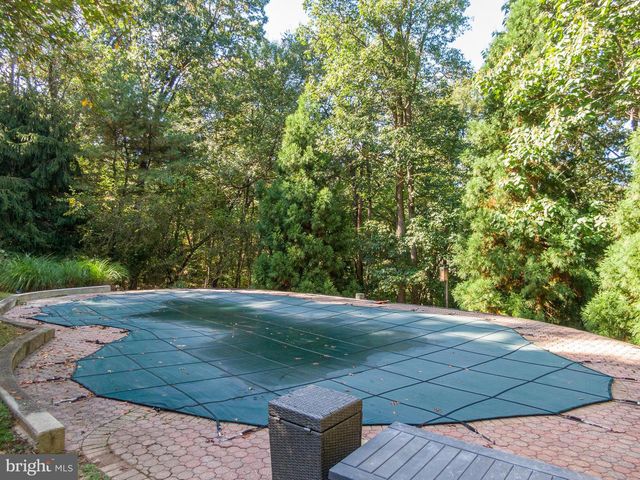 1047 IMPERIAL DR, Mohnton, PA 19540