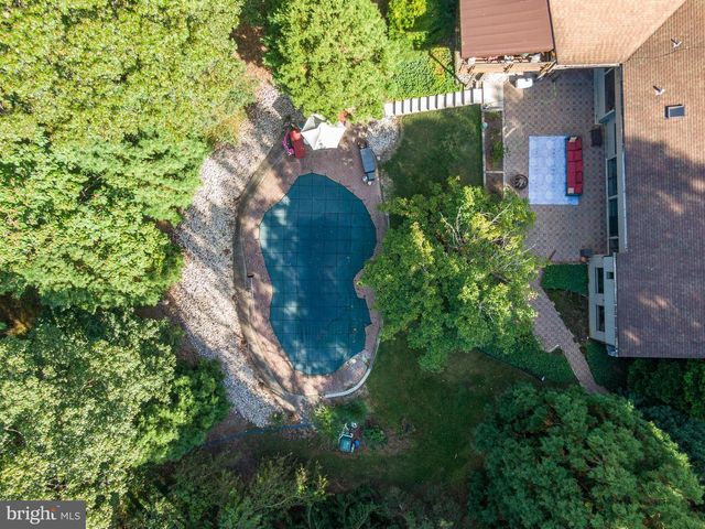 1047 IMPERIAL DR, Mohnton, PA 19540