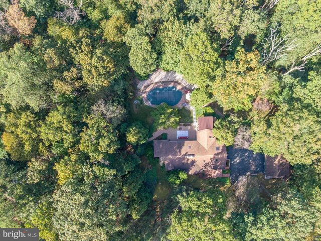 1047 IMPERIAL DR, Mohnton, PA 19540