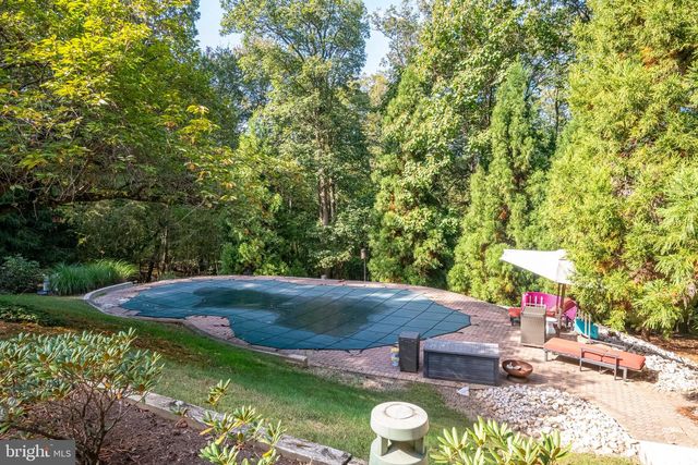 1047 IMPERIAL DR, Mohnton, PA 19540