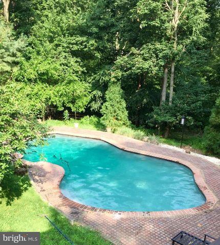 1047 IMPERIAL DR, Mohnton, PA 19540