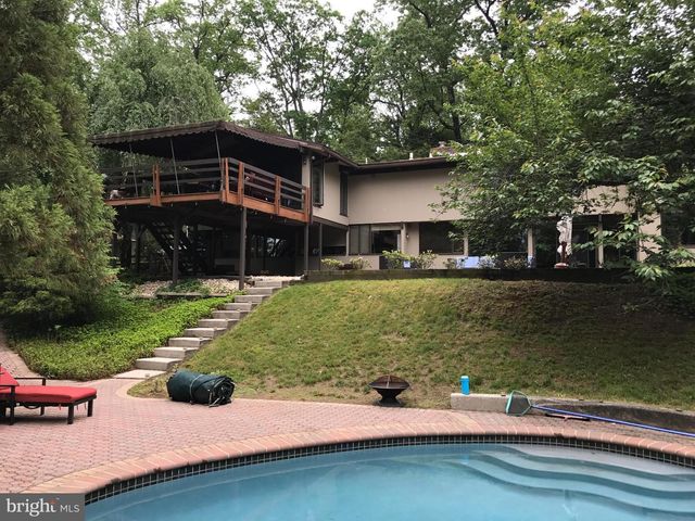 1047 IMPERIAL DR, Mohnton, PA 19540