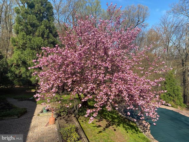 1047 IMPERIAL DR, Mohnton, PA 19540