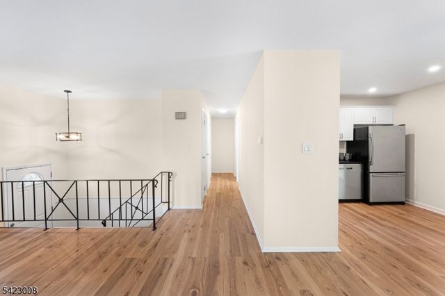 17 Elm St, Stanhope Boro, NJ 07874