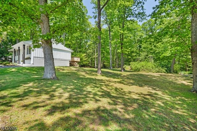 17 Elm St, Stanhope Boro, NJ 07874
