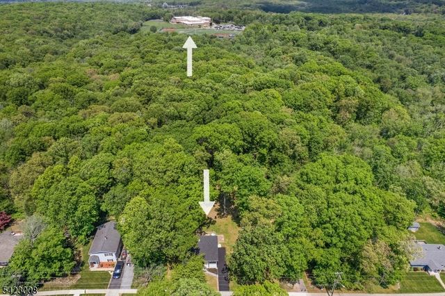 17 Elm St, Stanhope Boro, NJ 07874