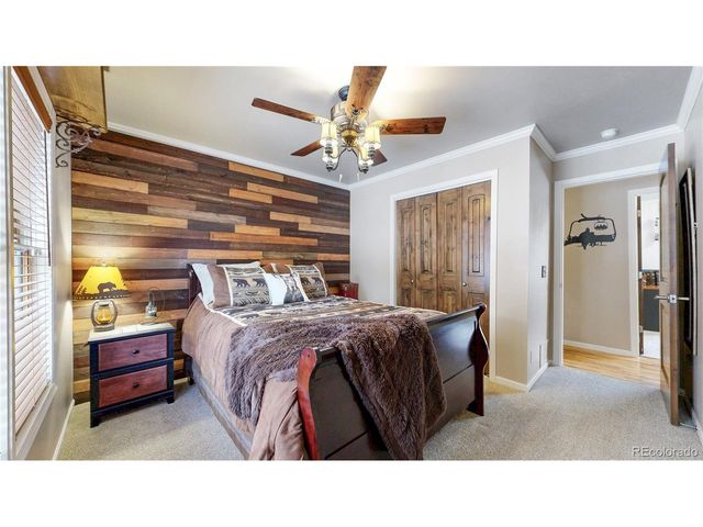 909 Tallaqua Dr, Grand Lake, CO 80447