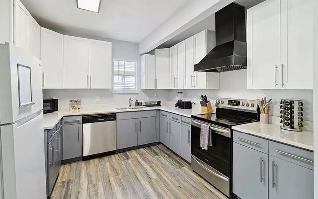 702 N Edgefield Avenue, Dallas, TX 75208