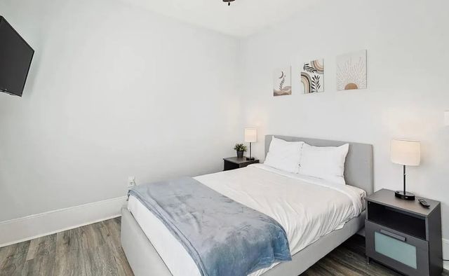 702 N Edgefield Avenue, Dallas, TX 75208