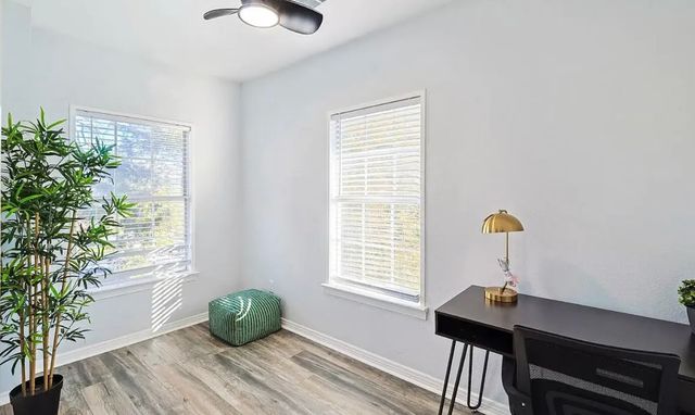 702 N Edgefield Avenue, Dallas, TX 75208