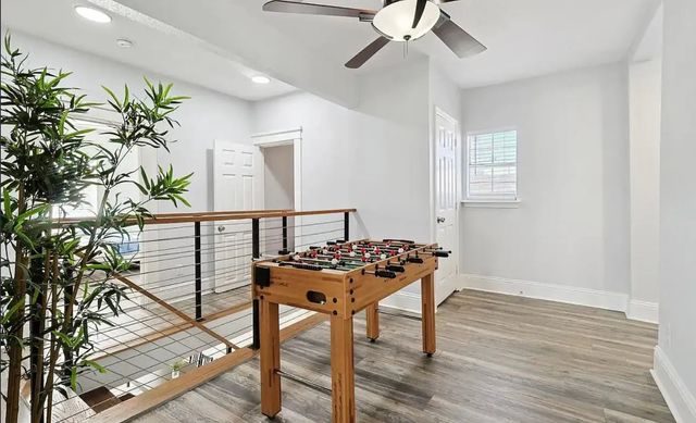 702 N Edgefield Avenue, Dallas, TX 75208