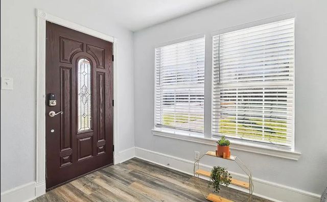 702 N Edgefield Avenue, Dallas, TX 75208