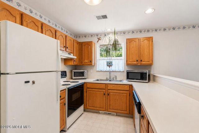 148 Morning Glory Lane, Whiting, NJ 08759