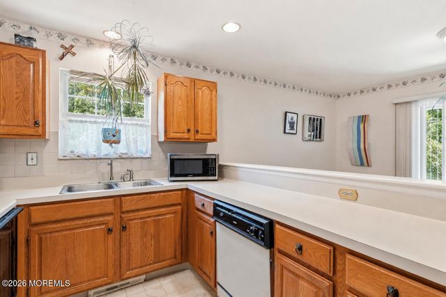 148 Morning Glory Lane, Whiting, NJ 08759