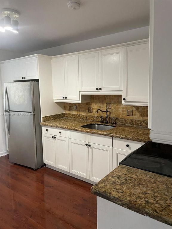 222 SW 1st St H-5, Pompano Beach, FL 33060