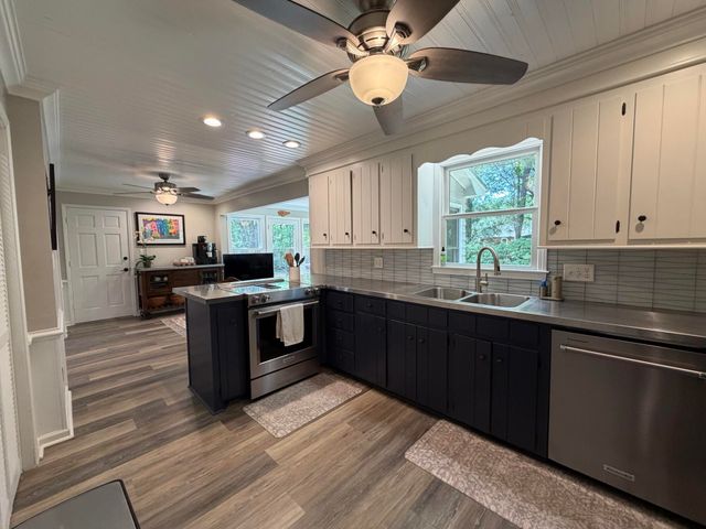 104 Seven Oaks Lane, Summerville, SC 29485