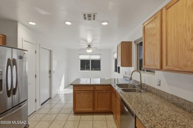 8807 E Mountain Spring Drive, Tucson, AZ 85747