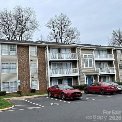 1649 Arlyn Circle K, Charlotte, NC 28213